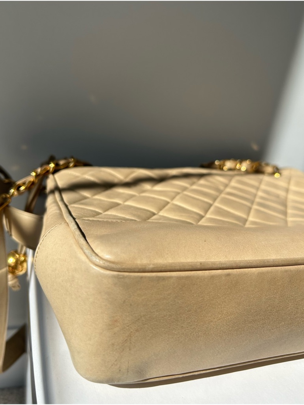 🤍CHANEL Matelasse Chain Shoulder Bag Lamb Skin Beige Gold CC Auth 🤍 - Picture 5 of 11